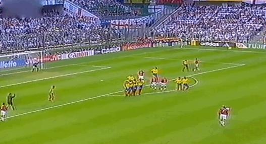 足球史上最帅的十位男人贝克汉姆,贝克汉姆圆月和鲁尼