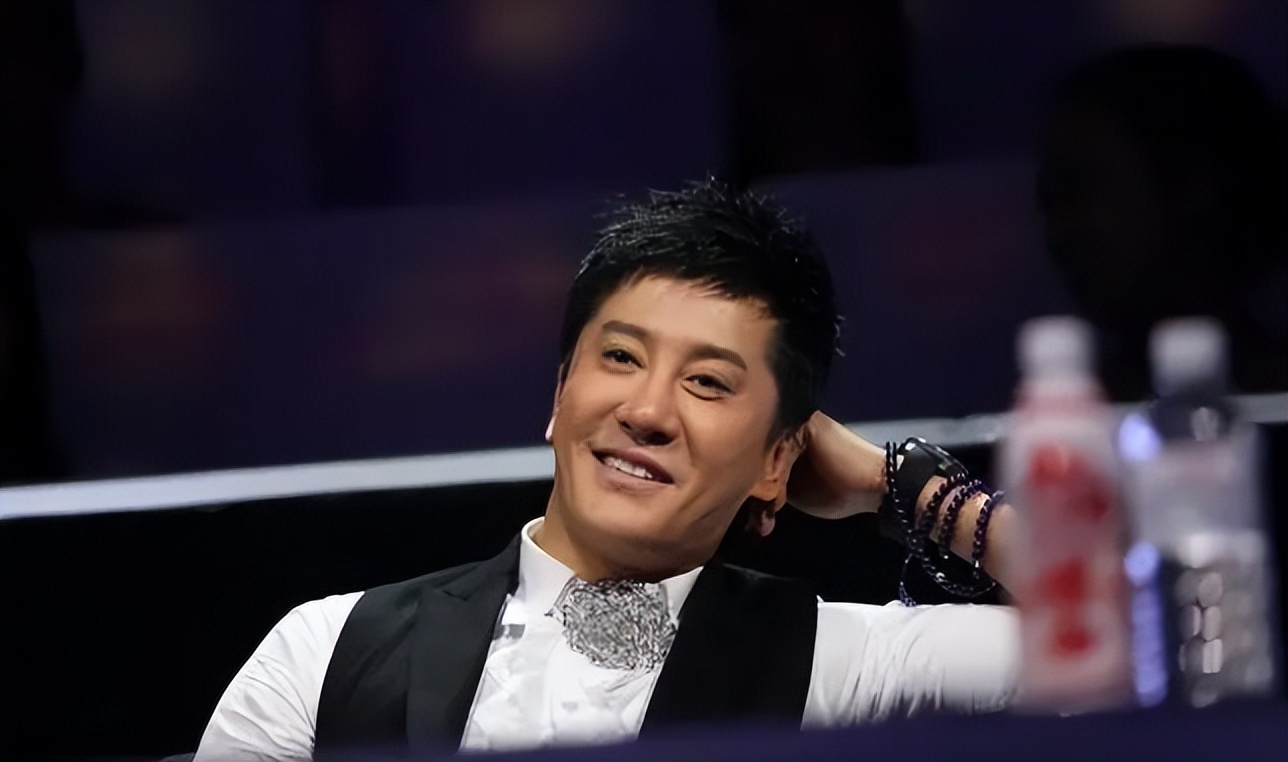 刘嘉玲遭绑架，王志文险被封杀，2000年的娱乐圈一瓜接一瓜！