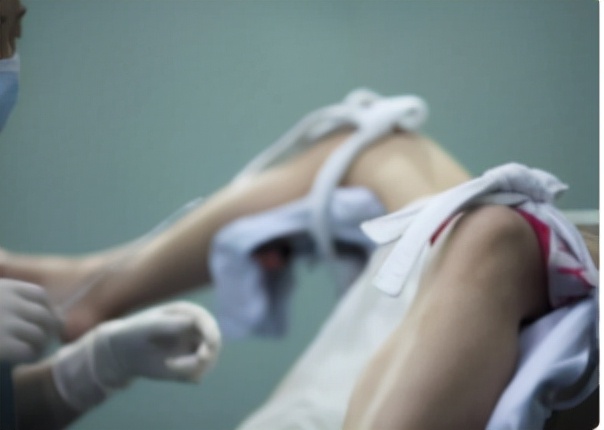 女儿偷看“小黄书”，妈妈遭暴击：性教育，对于孩子多重要？