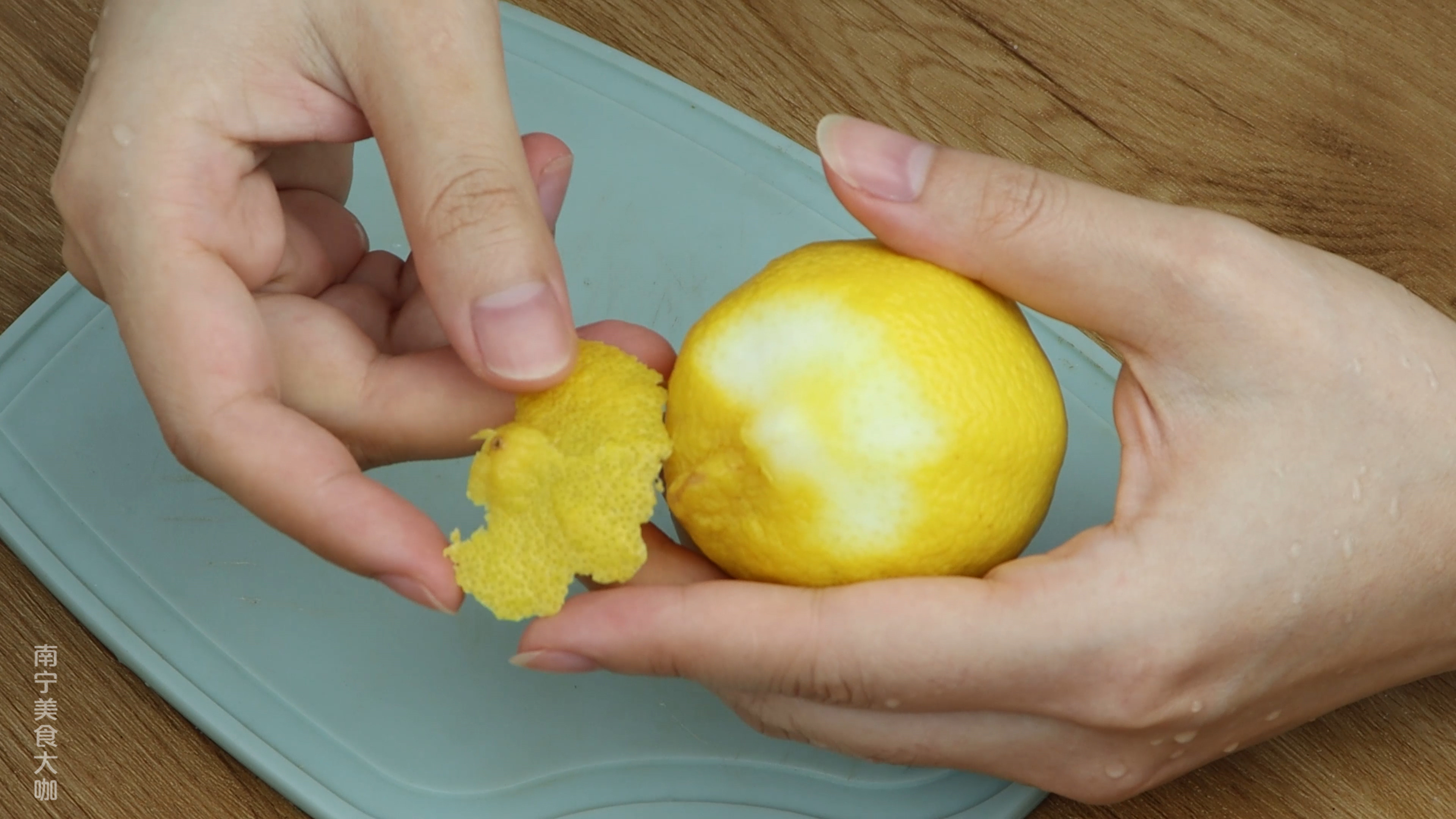 1分钟学会蜂蜜柠檬茶的做法,30元一斤的柠檬茶怎么做