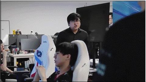 s11edg击败rng后被喷,edg被tt翻盘众主播反应