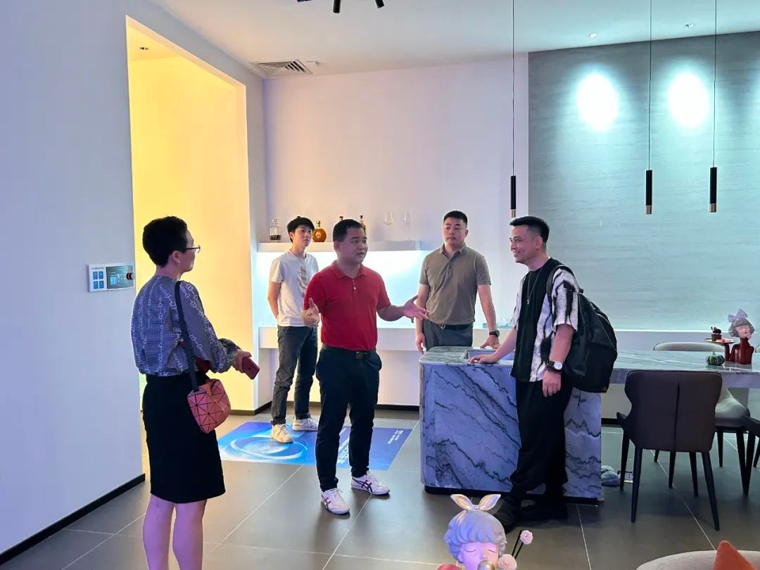 鍗庤壓鐓ф槑鏄笂甯傚叕鍙稿悧,鍗庤壓鐏叿鎷涘晢鍔犵洘