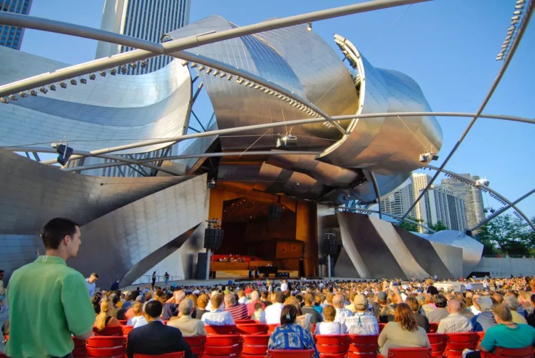 解构主义弗兰克盖里,美国建筑师弗兰克盖里的建筑风格