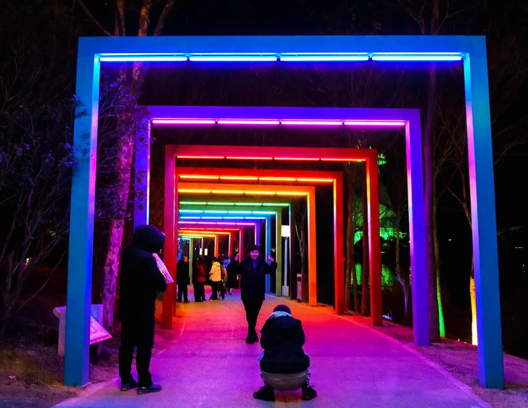 郑州灯展好玩的地方,郑州春节晚上打铁花