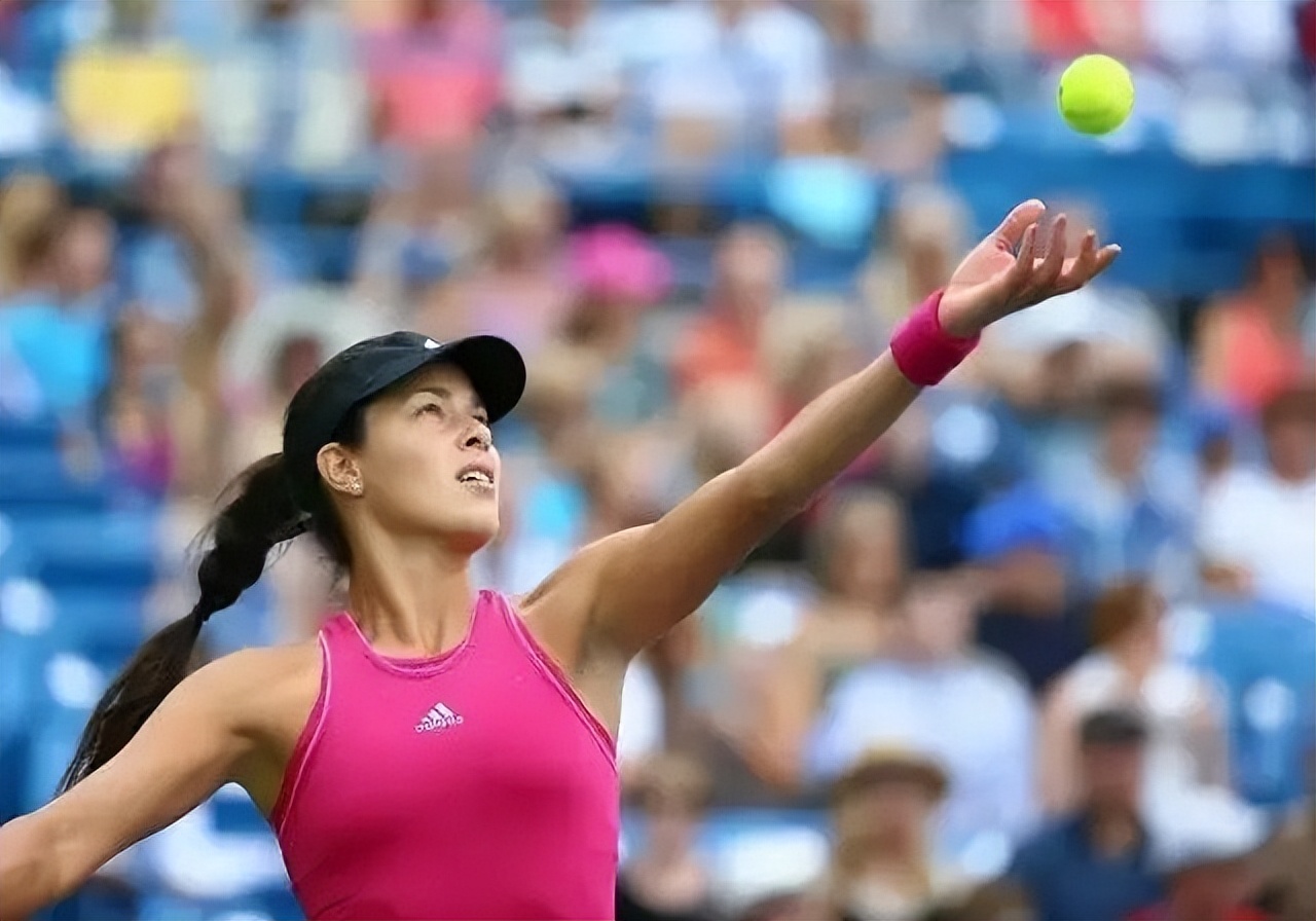 她曾被称为圈内第一美女,她曾是国内第一美女