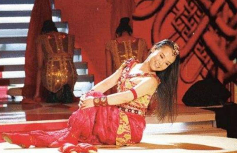 盲人歌手刘赛素颜照,盲人女歌手刘赛现在生活