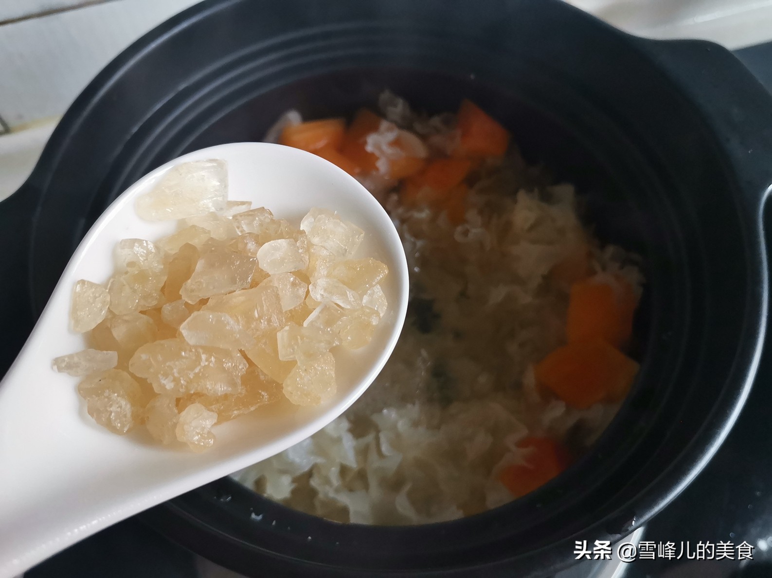 银耳怎么样才能熬出胶来,银耳怎么熬制才容易出胶