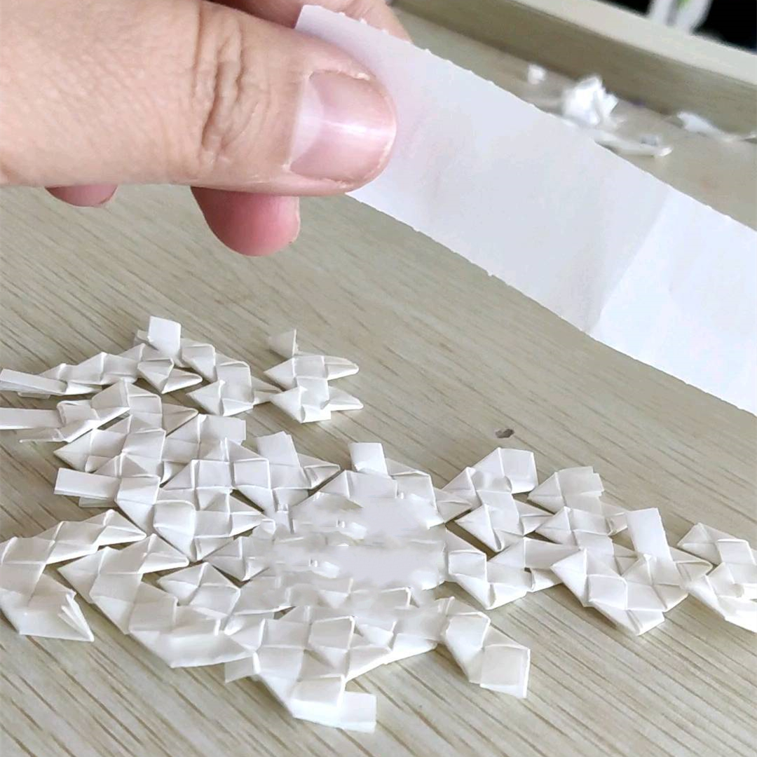 当监考老师无聊写卷子,当学生考试时监考老师在干嘛