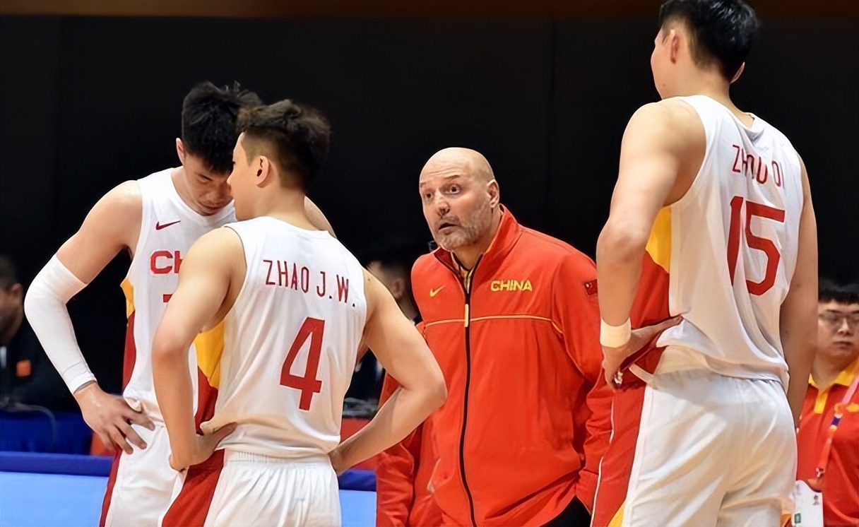 正在直播2019中国男篮阵容郭艾伦,中国男篮18人后卫