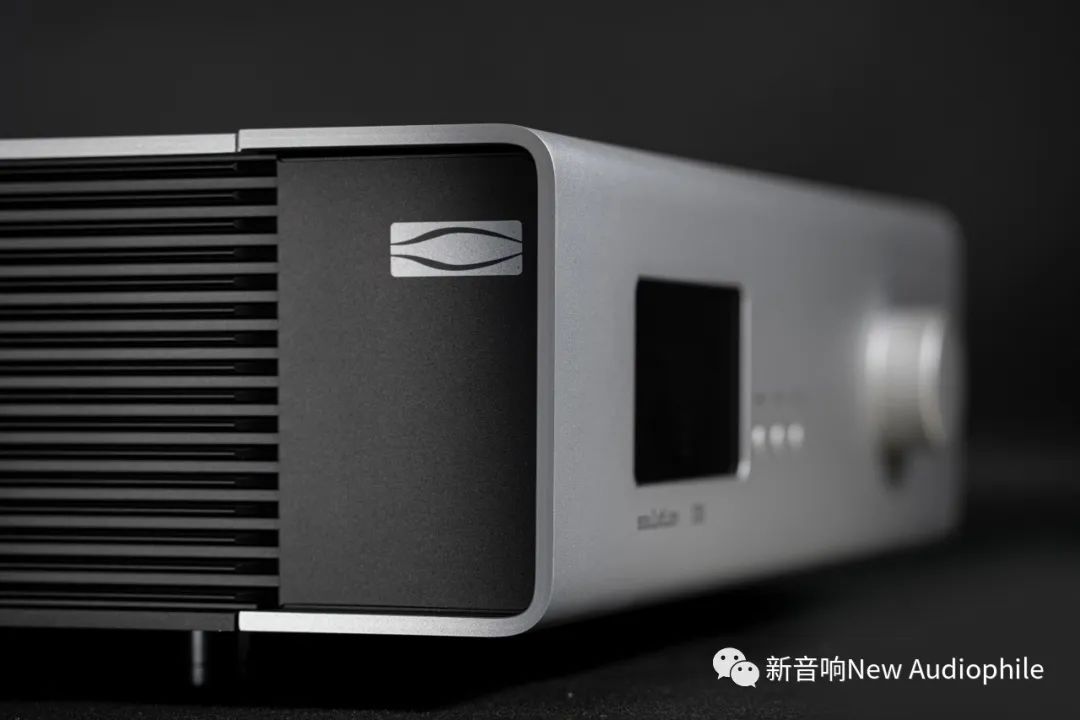 极简主义的极致设计,瑞士登峰330功放
