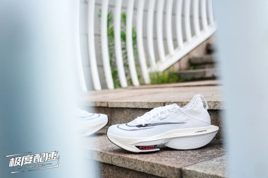 2022公认脚感最好的10双跑鞋 (2022颜值高性价比高的跑鞋推荐)