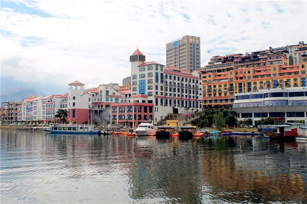 非遗奇遇记端午赛龙舟,端午节赛龙舟比较有特色文艺活动