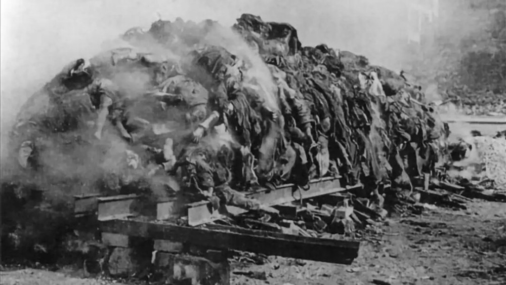 李梅火攻东京用了多少燃烧弹,1945年李梅轰炸日本东京