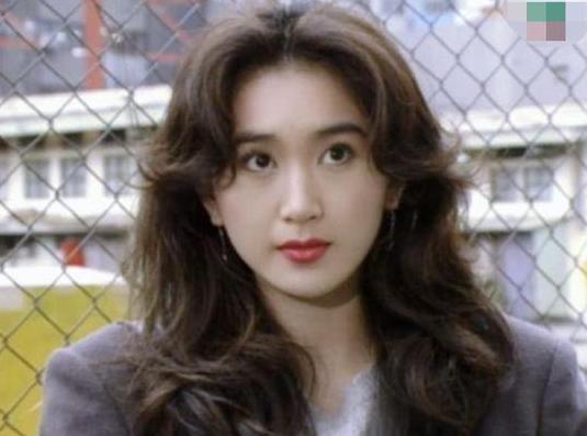 “一丝不挂”还不害臊，娱乐圈为艺术献身的“流氓真相”藏不住了