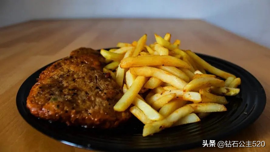 10年前，赵薇用3640万买下法国一个酒庄，每年卖出5万多瓶