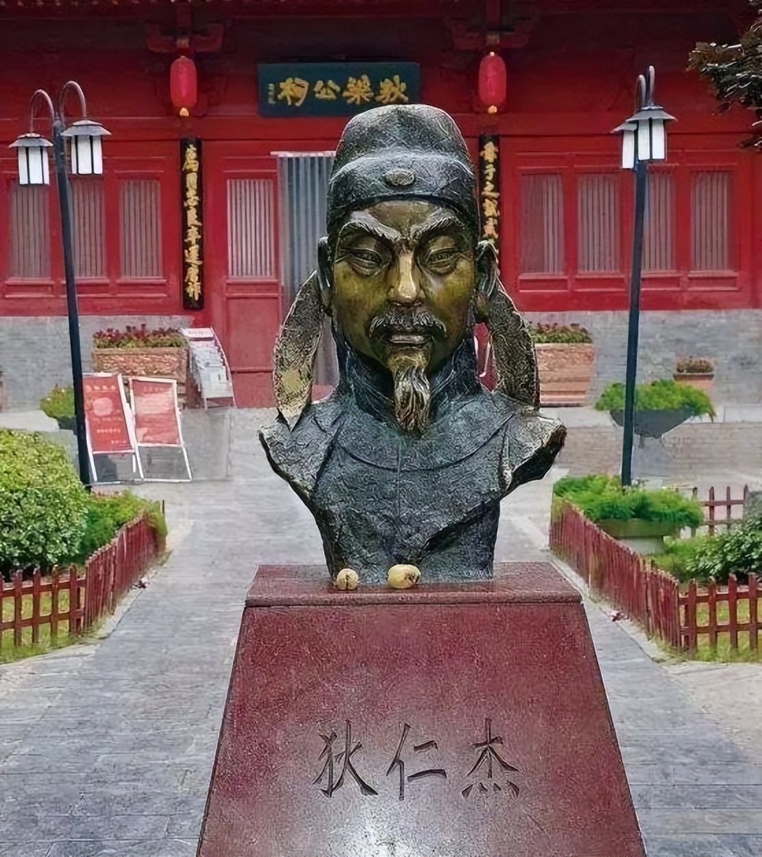 武则天为什么是中国唯一女皇帝,中国唯一的女皇帝武则天真名