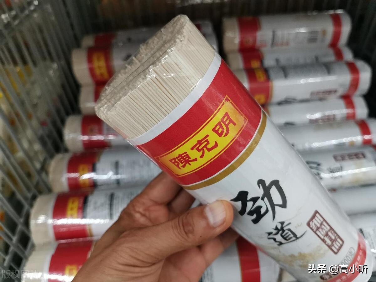 超市里哪些垃圾食品不要再吃了,超市里的这些面条千万不要买