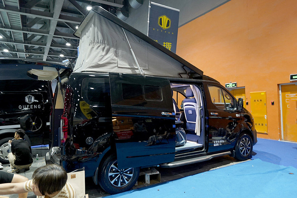 C本可开，主打个性定制化！搏创全顺升顶商旅房车满足7口之家出行