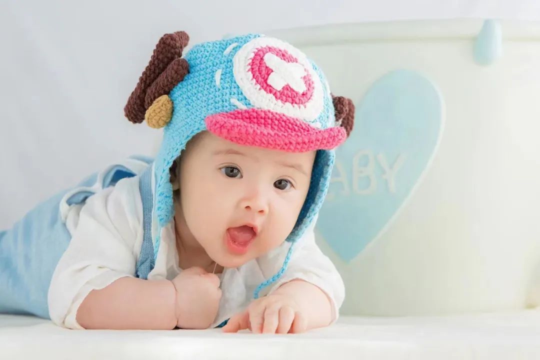 三个月宝宝不会翻身怎么办,三个月宝宝翻身手扭到了怎么办