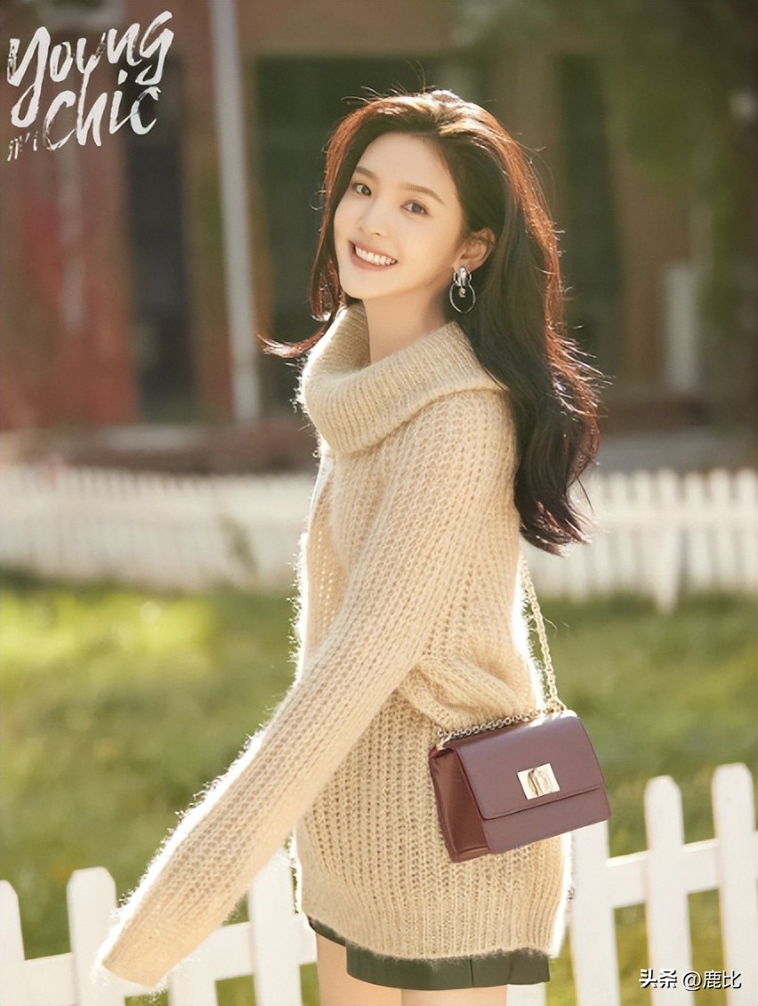 适合大学生背的轻奢包1000以内 (适合春天背的包平价大容量)