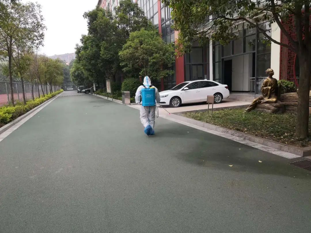 落实防疫政策全力开学护航-郑州市第八十八中学在行动