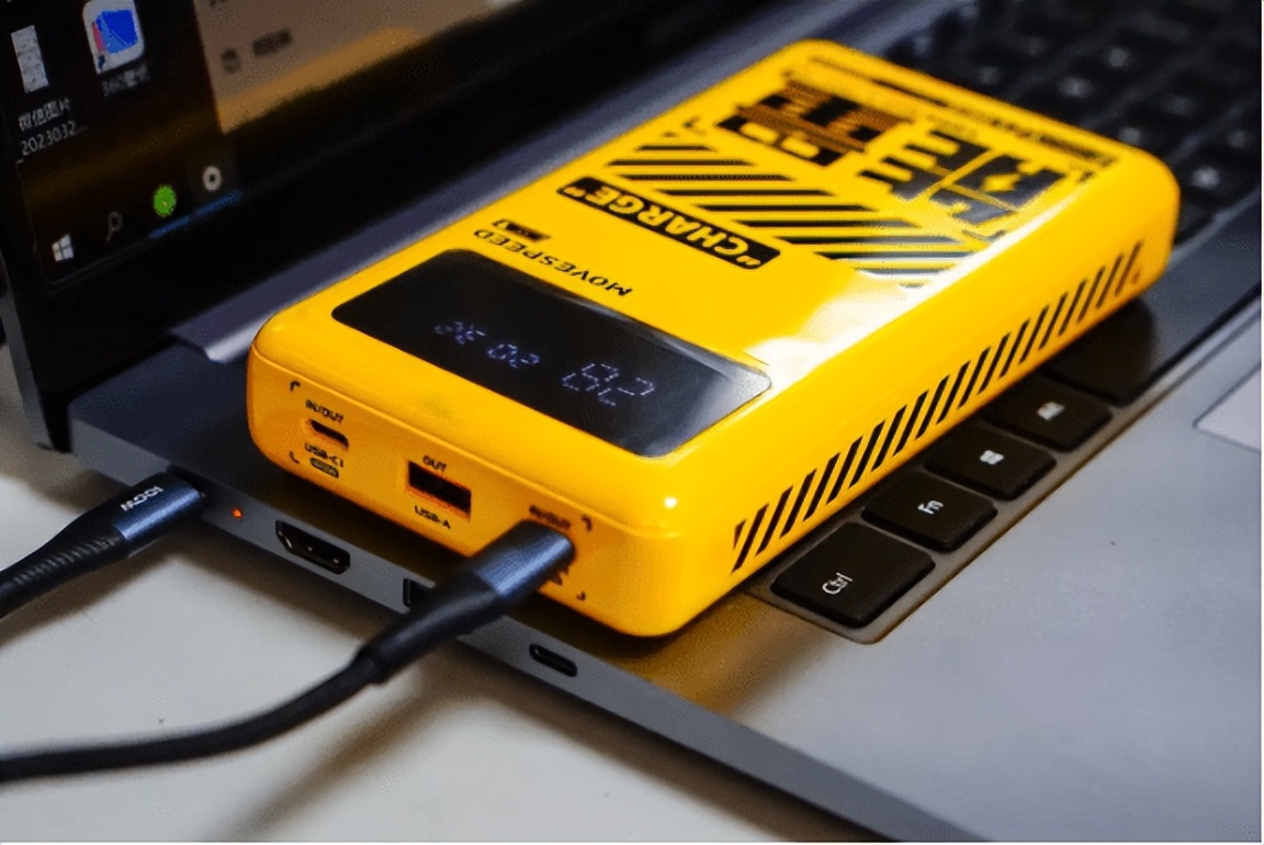 户外笔记本电脑充电的充电宝,大容量可充笔记本移动电源