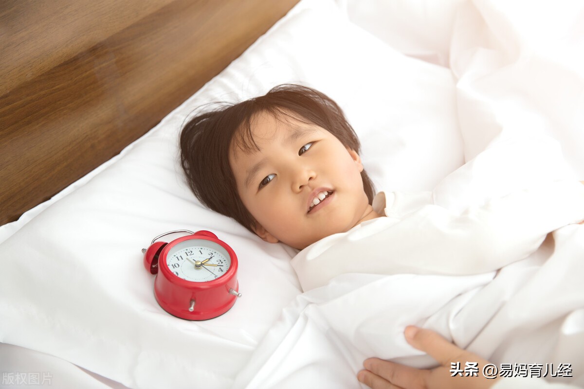孩子睡得很晚该怎么劝说,小孩天天睡到十点怎么办