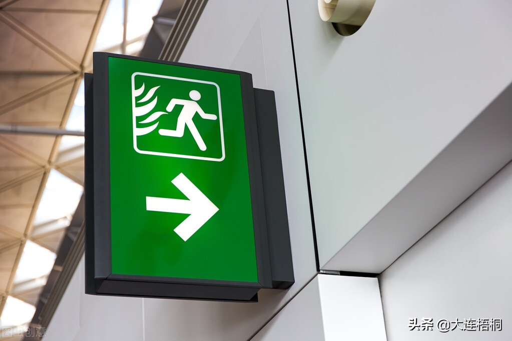 世上从来就没有救世主,却可能有夺命的酥油灯