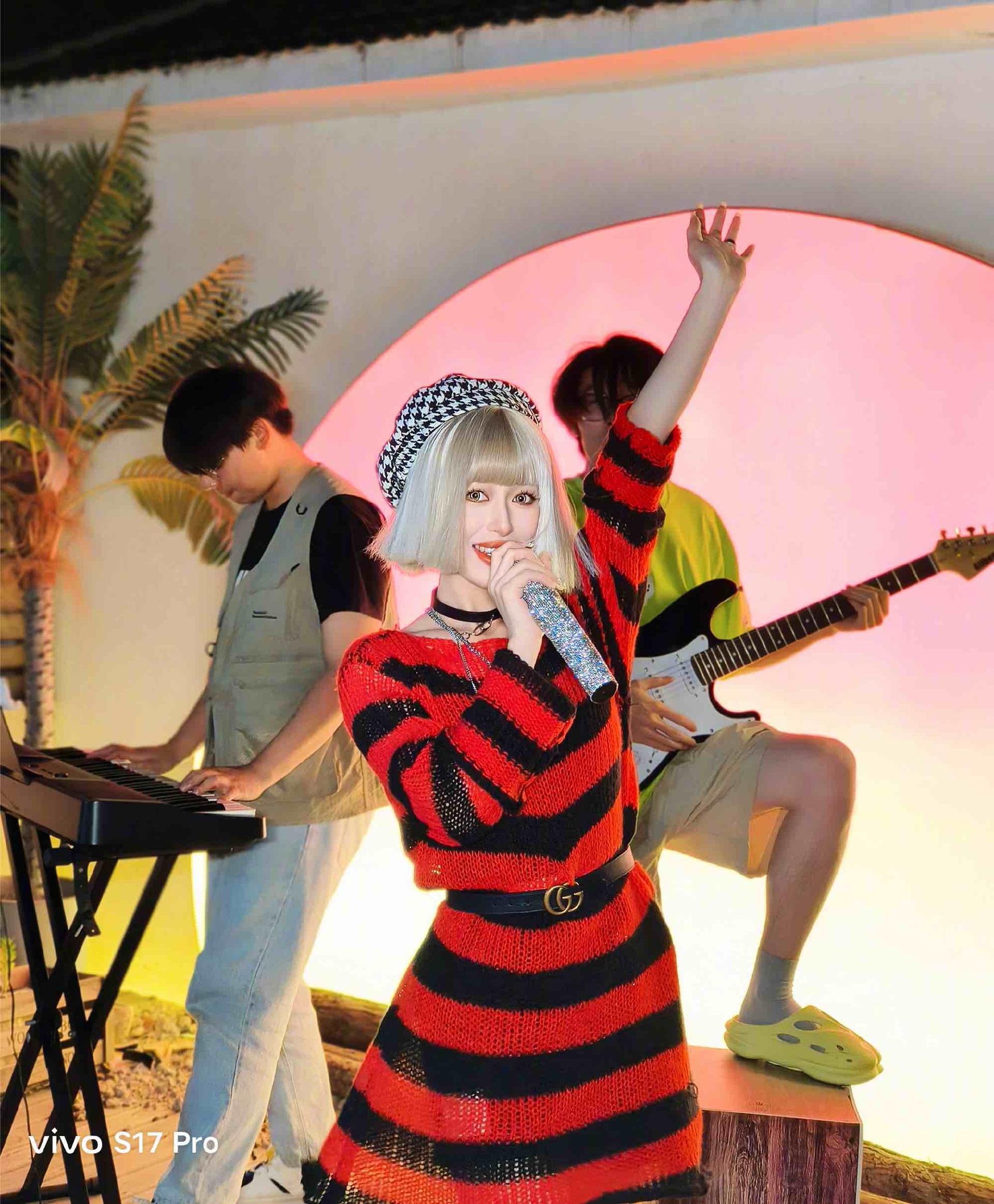 vivos17去海边怎么拍照才好看,vivos17系列预热主打夜景人像