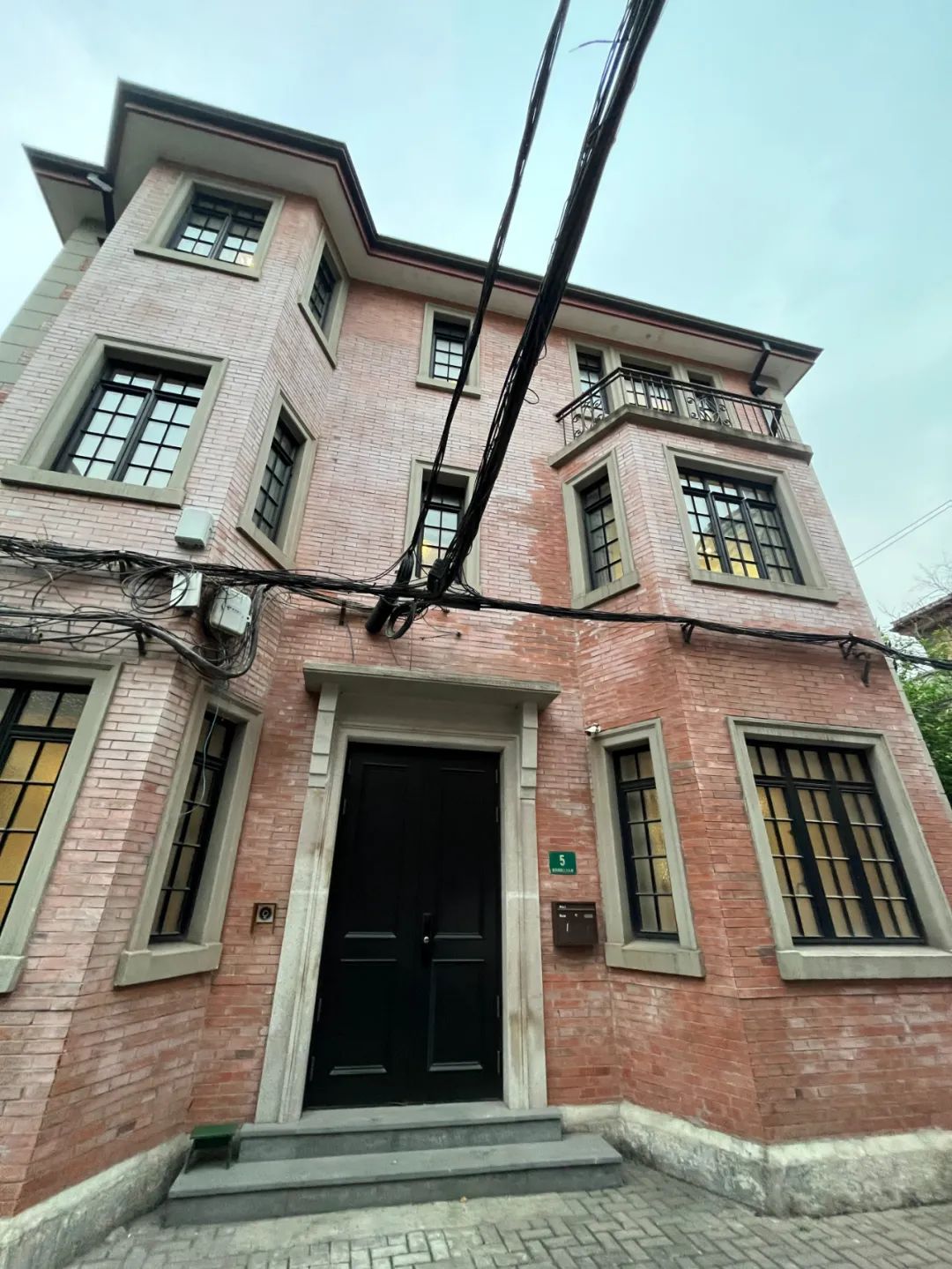 一个月三十万，能租到什么样的房子