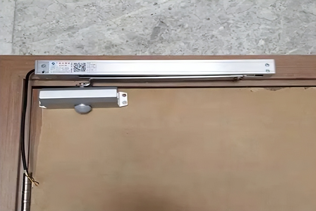 铝合金门闭门器哪个牌子最好,闭门器哪个品牌性价比高