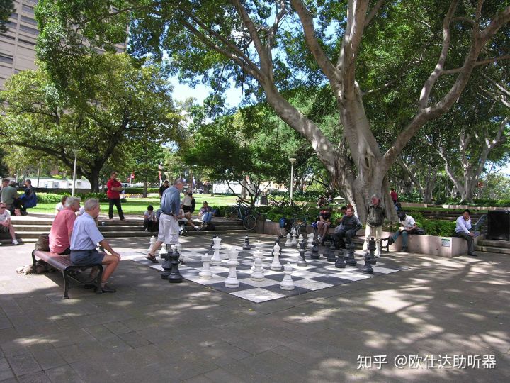 戴助听器耳朵里老痒痒,助听器戴久了会影响耳朵敏感吗