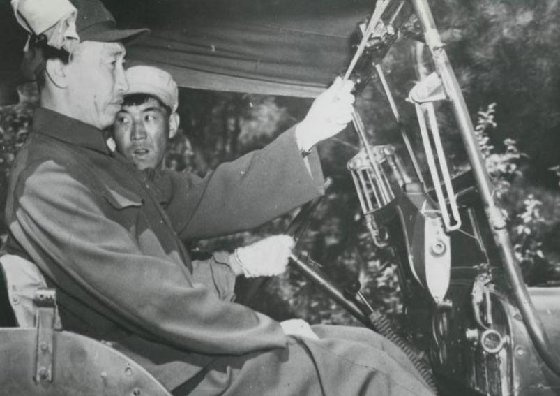 朝鲜战场美国老兵接受采访,外国记者在抗日战争采访中国军人