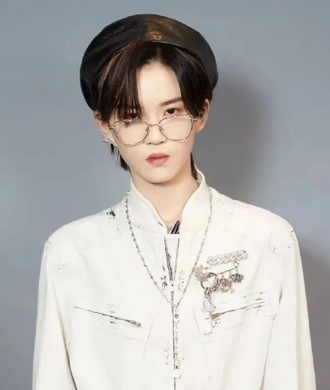 刘海染后想染回统一的发色怎么染,最近流行的刘海染法