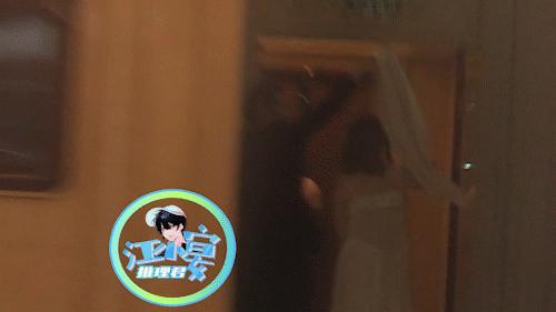 一天内3个桃色新闻,孕期出轨、哺乳期夜会美女,看得我血压升高