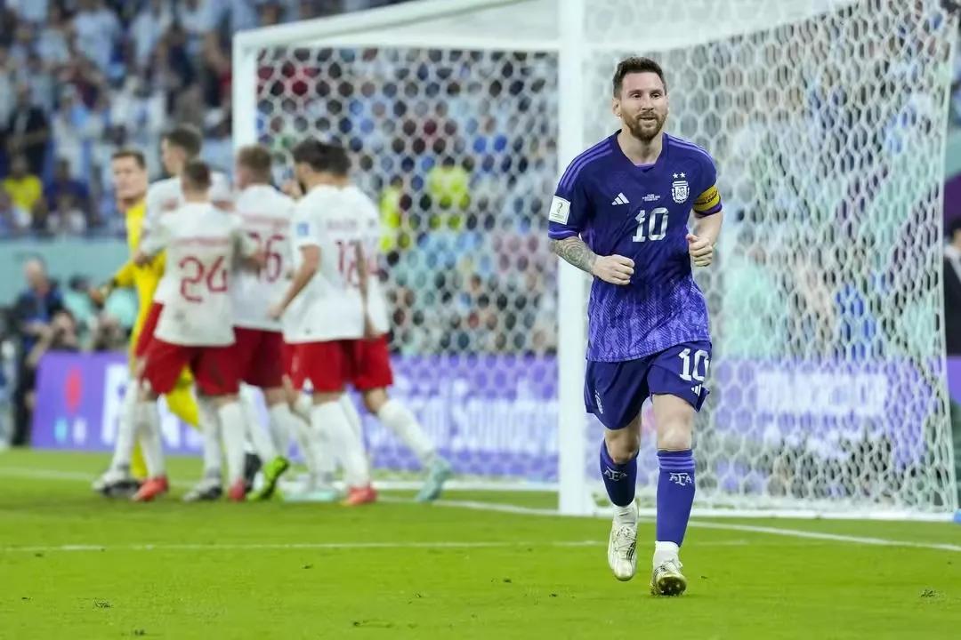 足球球星致敬抗疫,足球抗疫名场面