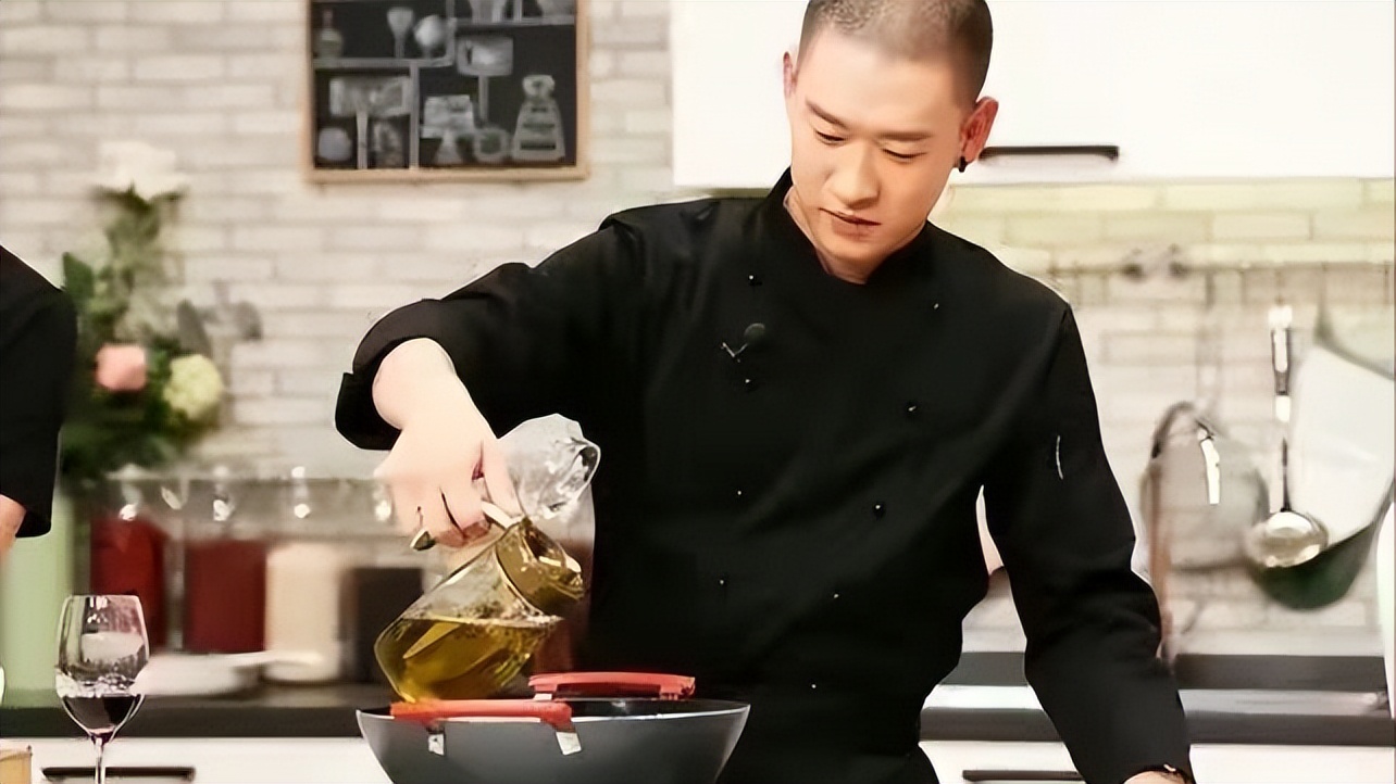 曹云金沈阳面馆开业直播视频,曹云金沈阳开面馆