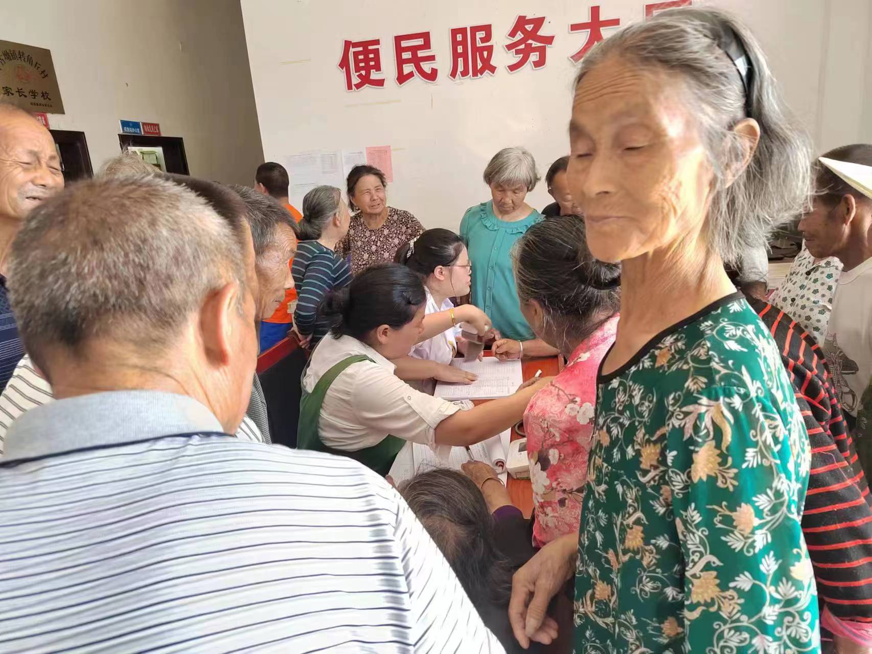 乡村医生一般做些什么事,乡村医生现在做什么挣钱