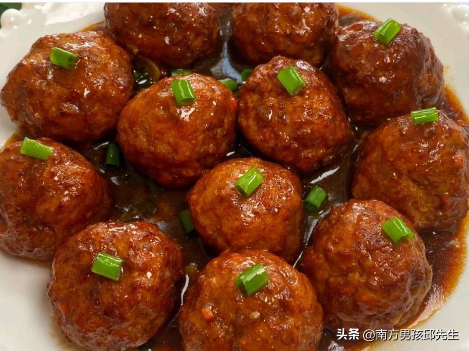 美食做法家常菜红烧狮子头,美味红烧狮子头私藏美食大分享