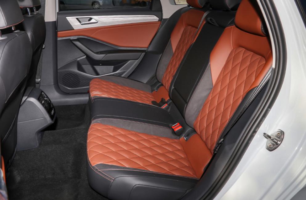 全新速腾2019款评测,中庸沉稳速腾