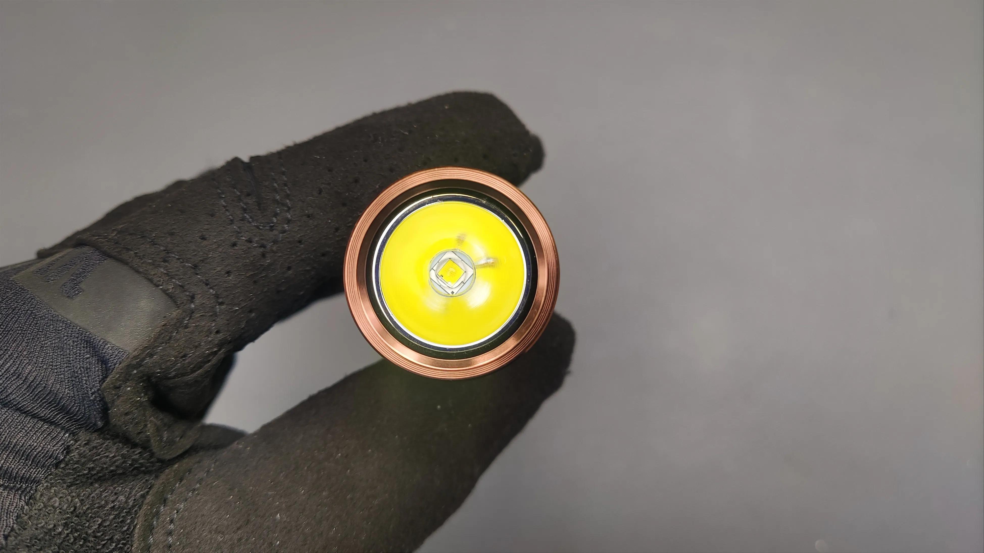 经典新升级，全能EDC便携直充小直——菲尼克斯E28Rv2.0手电评测