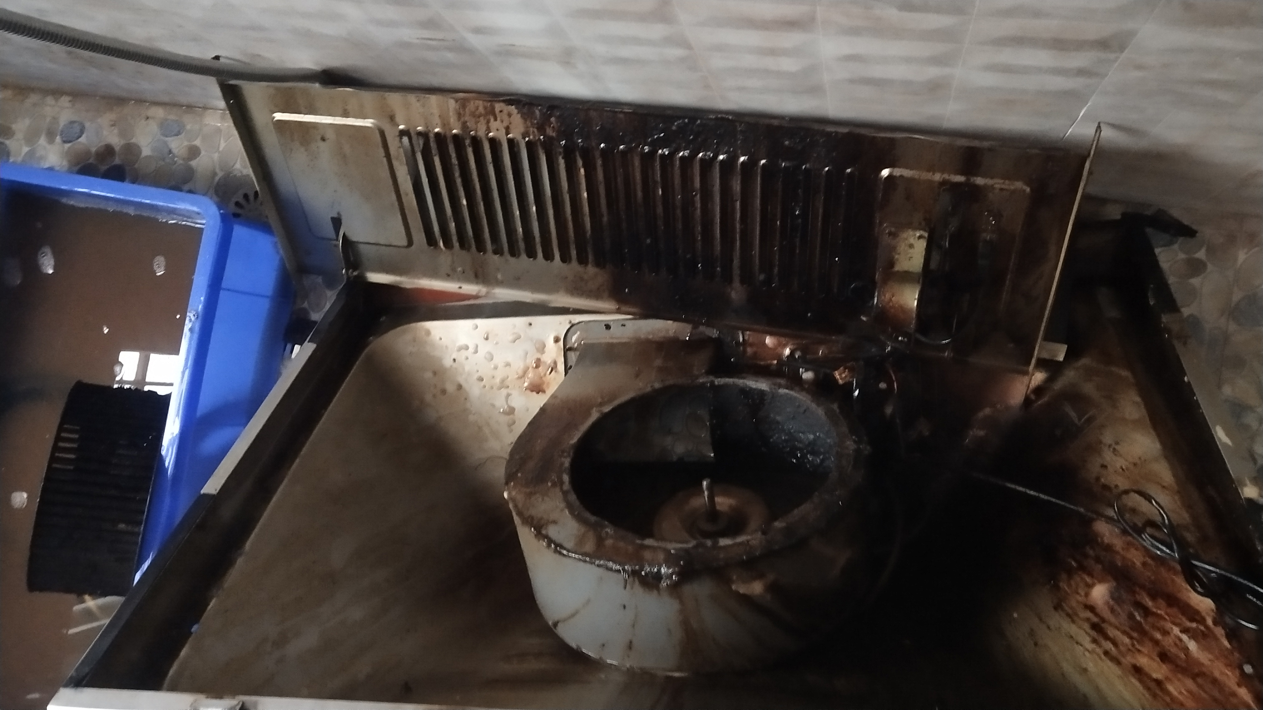 清洗一个油烟机需要几个小时,正常清洗一台油烟机需要多长时间