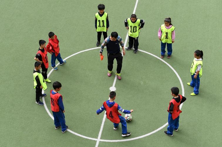 谁有能力挽救中国足球,到底怎么样才能拯救中国足球