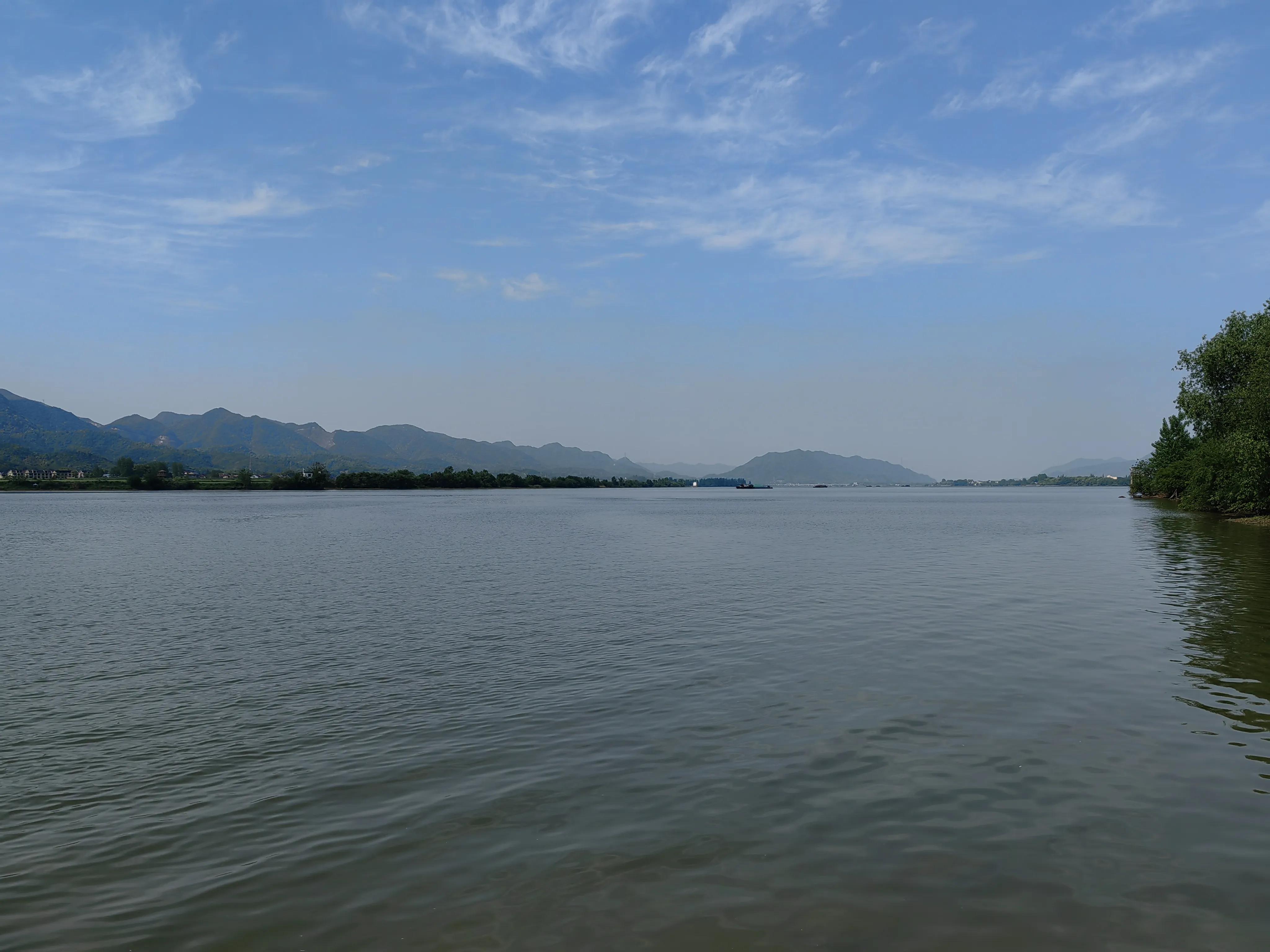 迎接杭州亚运会·富春江畔的秀美山水诗画意境