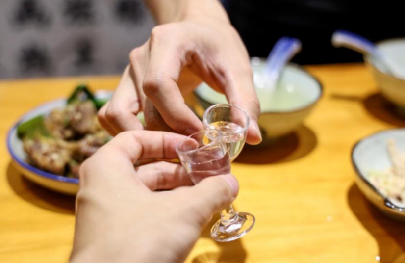 伏特加酒96度相当于白酒多少度,伏特加和白酒口感区别在哪