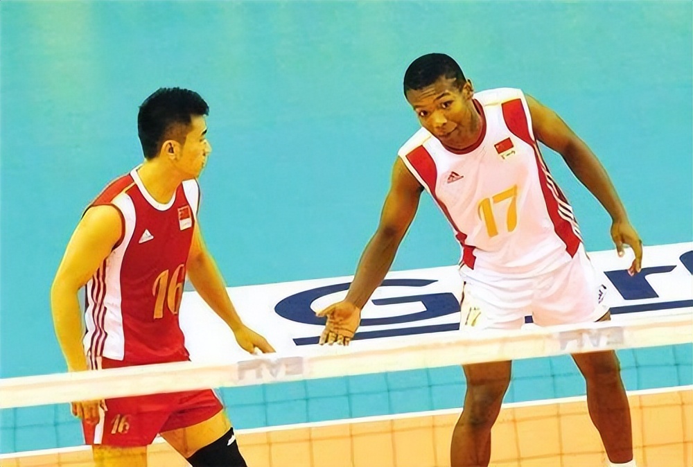 他是国家队首位黑人国手，却总被质疑，他：我是中国人，不是外援