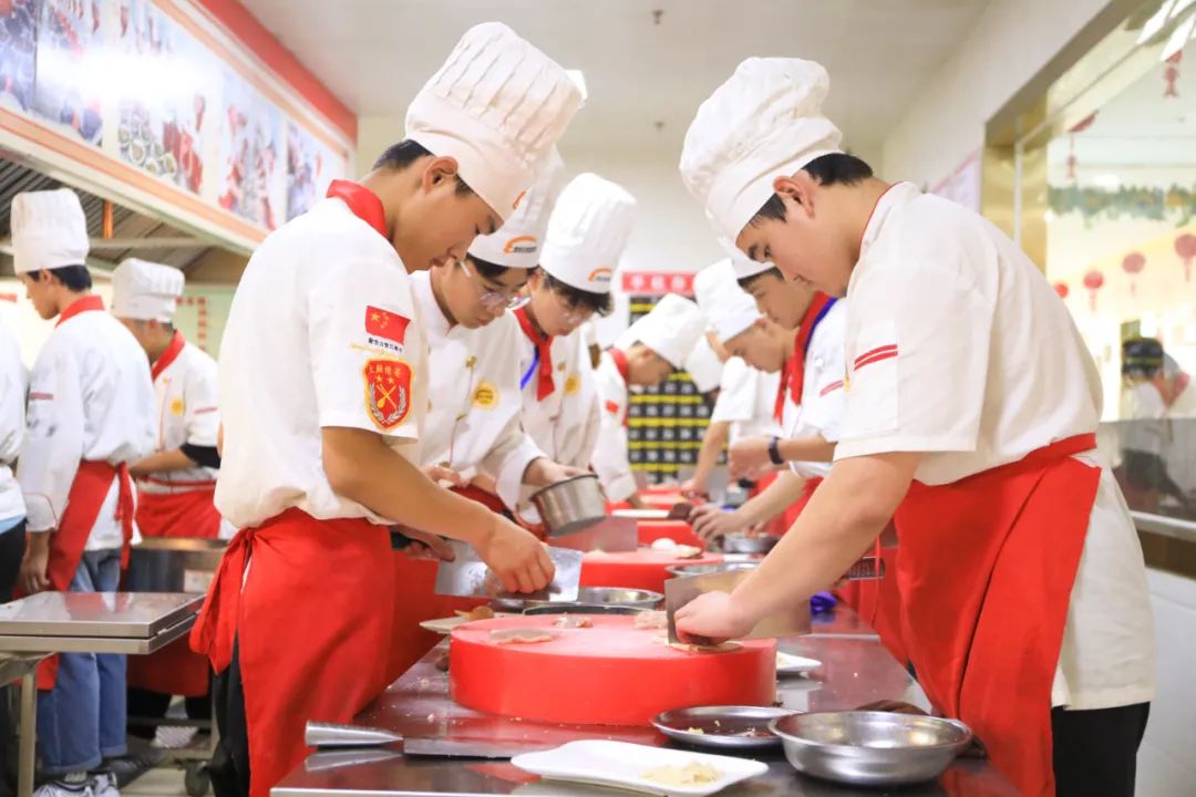 临沂新东方专业介绍||两年制大厨精英专业