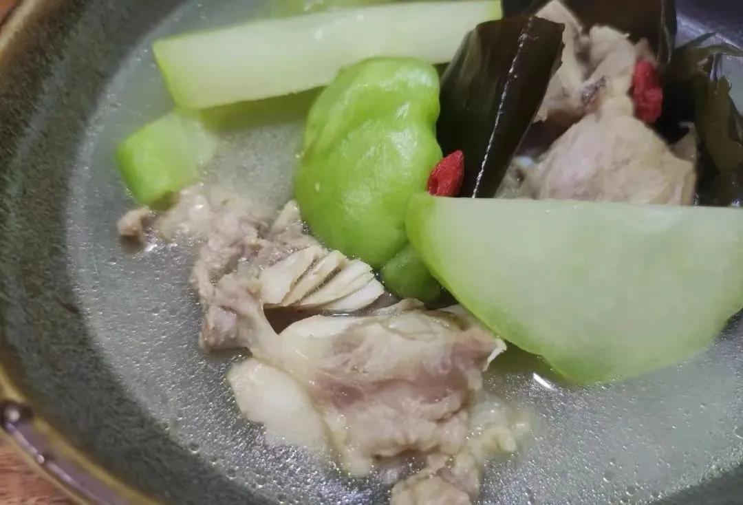 咳嗽有痰食疗做什么菜比较好,咳嗽嗓子有痰可以吃哪些家常菜