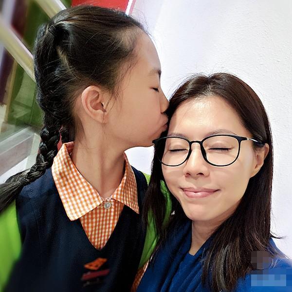 2002年落选港姐吕丽君,吕丽君港姐