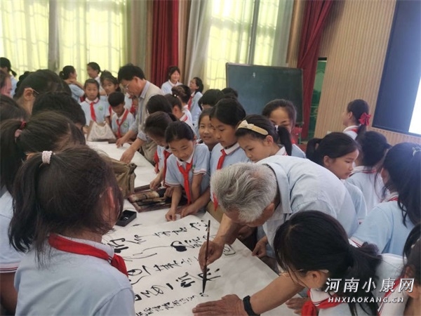开封八中书法名家进校园,小学书法名家进校园活动美篇
